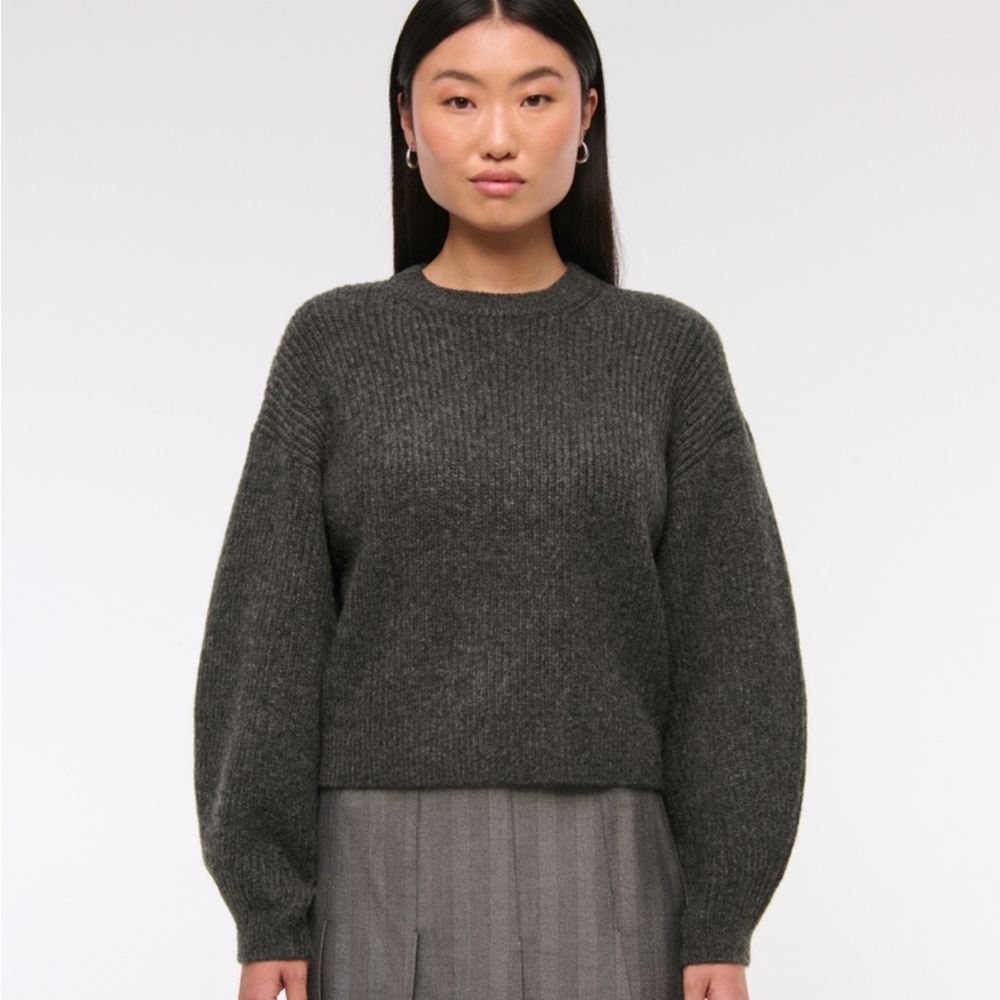 Abercrombie Cream Barrel Sleeve Sweater